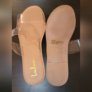 Lulu's flip-flop shoes